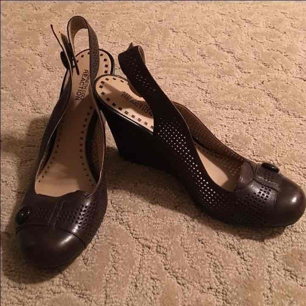 Kenneth Cole Pumps